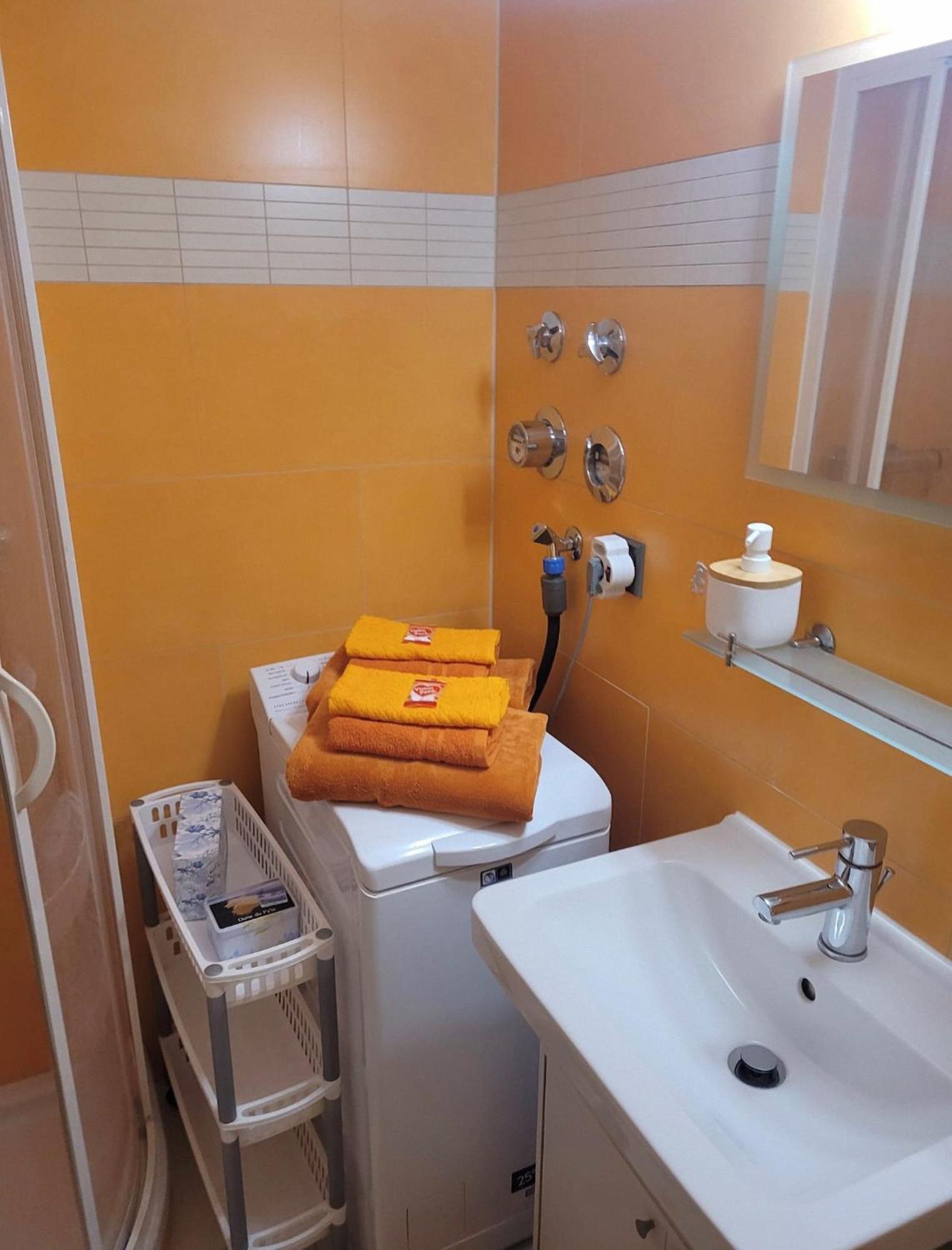 Schnuckeliges Appartement In Приен ам Химзее Екстериор снимка